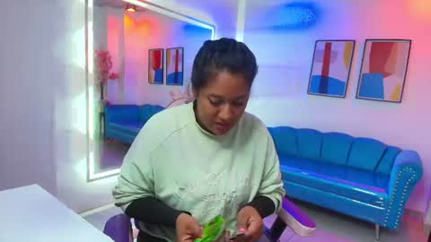 Isabella  online show from August 11, 2:13 am
