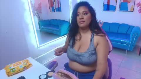Isabella  online show from August 13, 7:50 pm