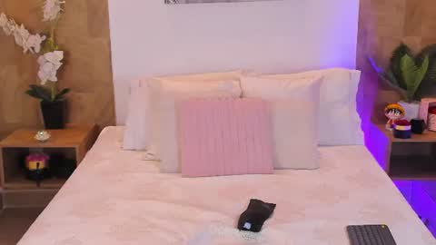 isabella_winkler online show from August 11, 12:18 pm