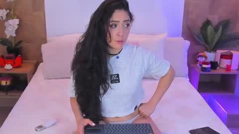 isabella_winkler online show from August 14, 12:42 pm