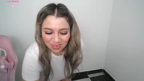 isabella_wish1 online show from August 15, 9:35 am