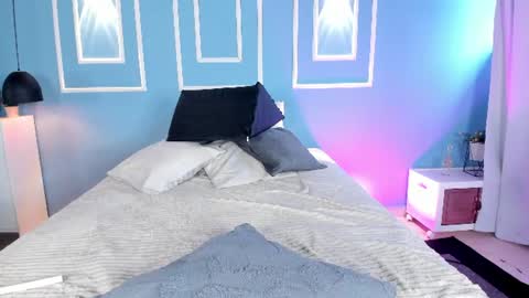 isabella zc online show from August 11, 5:59 pm