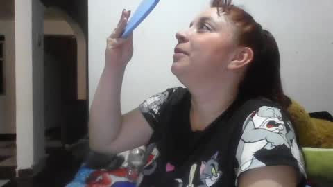 isabellaa_hills_ online show from August 4, 6:27 pm