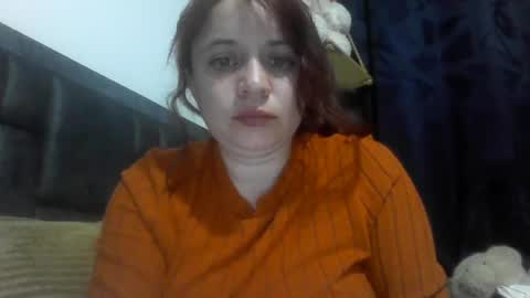 isabellaa_hills_ online show from August 14, 4:38 am