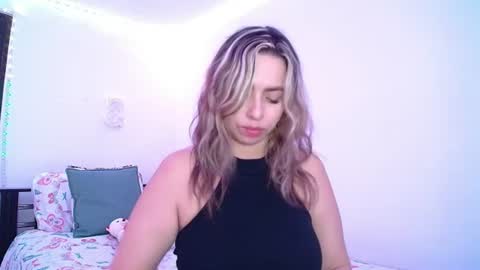 isabellaa_smith03 online show from August 3, 1:56 am