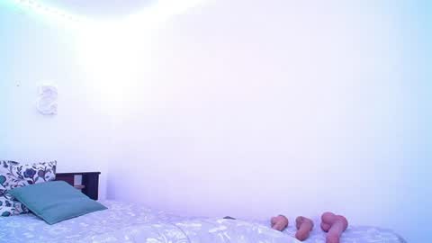 isabellaa_smith03 online show from August 6, 6:23 am
