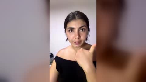 Instagram soybella01  online show from July 6, 12:47 am