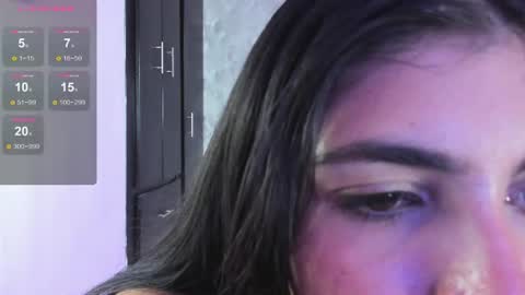 Instagram soybella01  online show from July 13, 7:41 pm