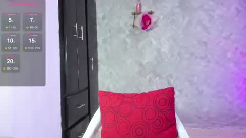 Instagram soybella01  online show from July 22, 6:21 pm