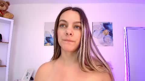 ISABELLA online show from August 7, 6:41 pm