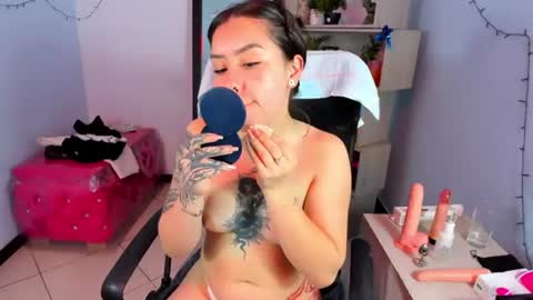 isebella online show from August 12, 9:17 pm