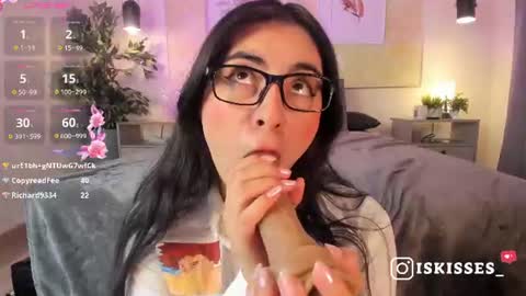   online show from August 18, 9:26 am