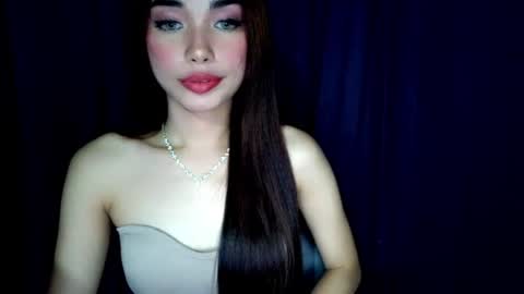 Isabelle online show from August 4, 3:53 pm