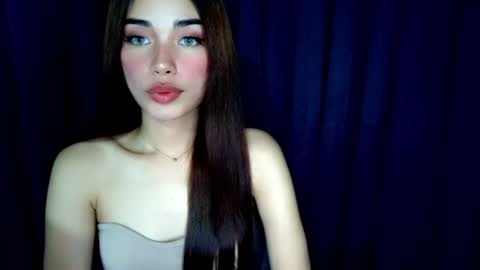Isabelle online show from August 7, 7:03 pm