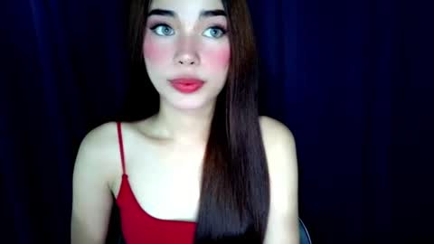 Isabelle online show from August 14, 2:10 pm