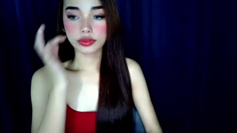 Isabelle online show from August 14, 3:15 pm