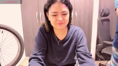 Isa And Meg online show from August 31, 10:49 am