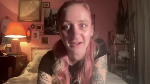 Isabel  online show from August 4, 2:30 am