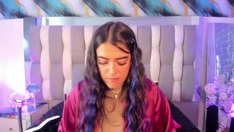 Isa online show from August 3, 1:29 pm