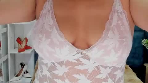 Isabel online show from August 3, 10:28 pm