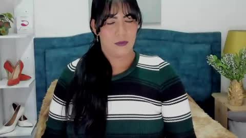 Isabel online show from August 7, 3:12 pm