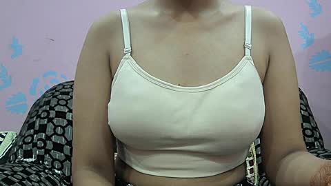ishika_singh_ online show from August 28, 2:20 am