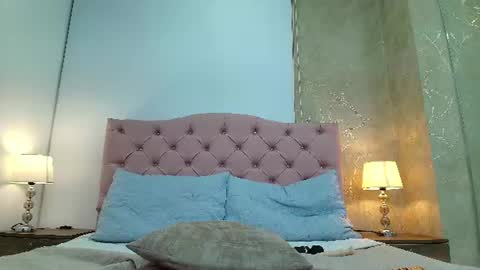 Isis Choi online show from August 10, 2:13 am