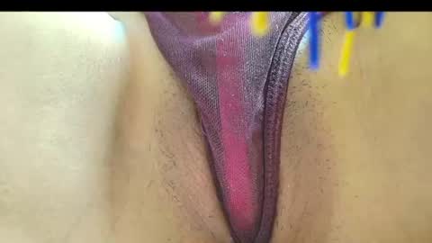 Isis pink online show from August 5, 5:00 pm
