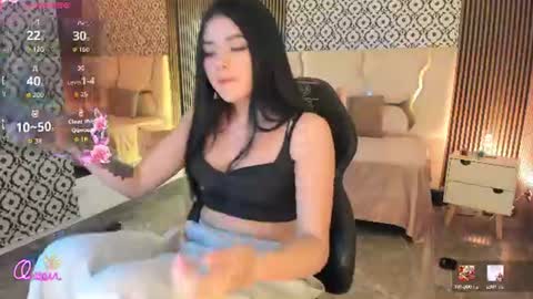 isis_tay1 online show from August 11, 4:25 am