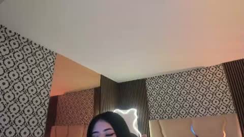 isis_tay1 online show from August 13, 8:06 am