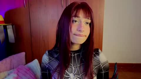Isisjones18 online show from June 18, 3:23 pm