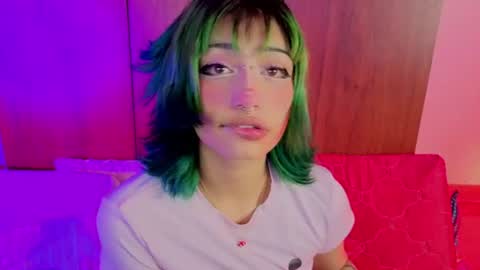 Isisjones18 online show from June 25, 12:24 am