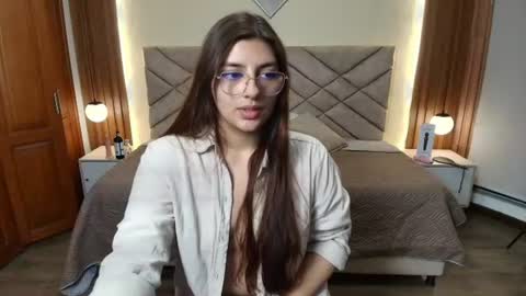 ISIS ROSEE online show from August 11, 11:51 pm