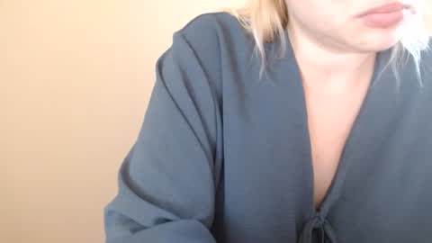 Isla online show from July 15, 9:54 am