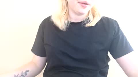 Isla online show from July 17, 6:57 am