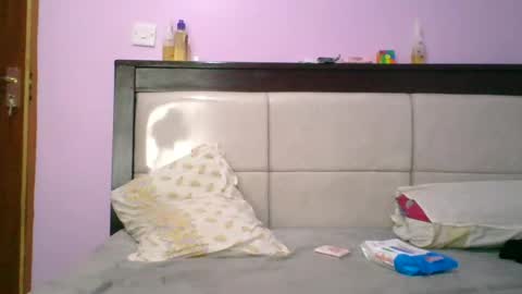 isla_booby online show from August 6, 10:25 am