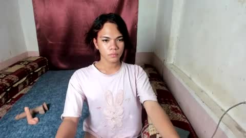isla_flame_ online show from August 12, 11:45 am