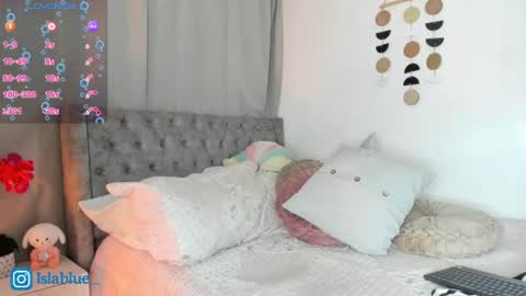 Isla Blue online show from August 13, 12:13 am