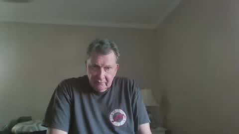 island625103 online show from July 20, 11:08 pm