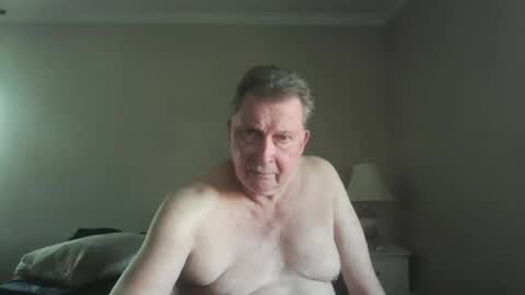 island625103 online show from July 25, 9:52 pm
