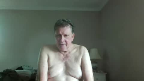 island625103 online show from August 15, 4:44 pm