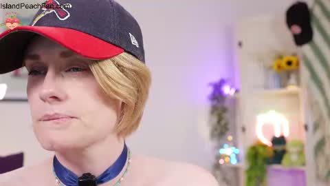 Peaches online show from July 31, 9:20 pm