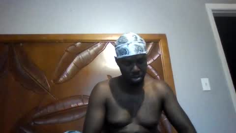 islandbey242 online show from May 24, 10:18 am