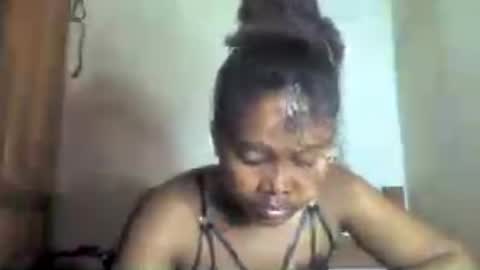 ismayrah online show from August 9, 1:01 pm