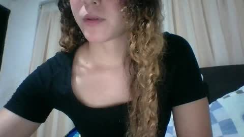 Conejita online show from April 15, 1:01 am
