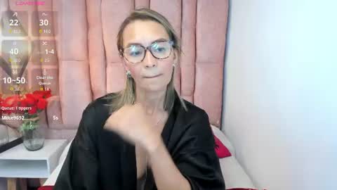 ISSA MILF online show from August 8, 5:13 pm