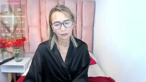 ISSA MILF online show from August 8, 6:19 pm