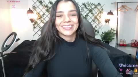 Issa  online show from July 6, 3:26 pm
