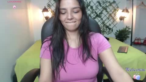 Issa  online show from July 7, 2:32 pm