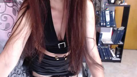 Issy online show from April 30, 11:02 am